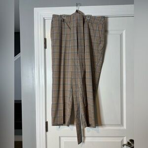 A New Day cropped plaid pants, perfect for fall! Size 14.